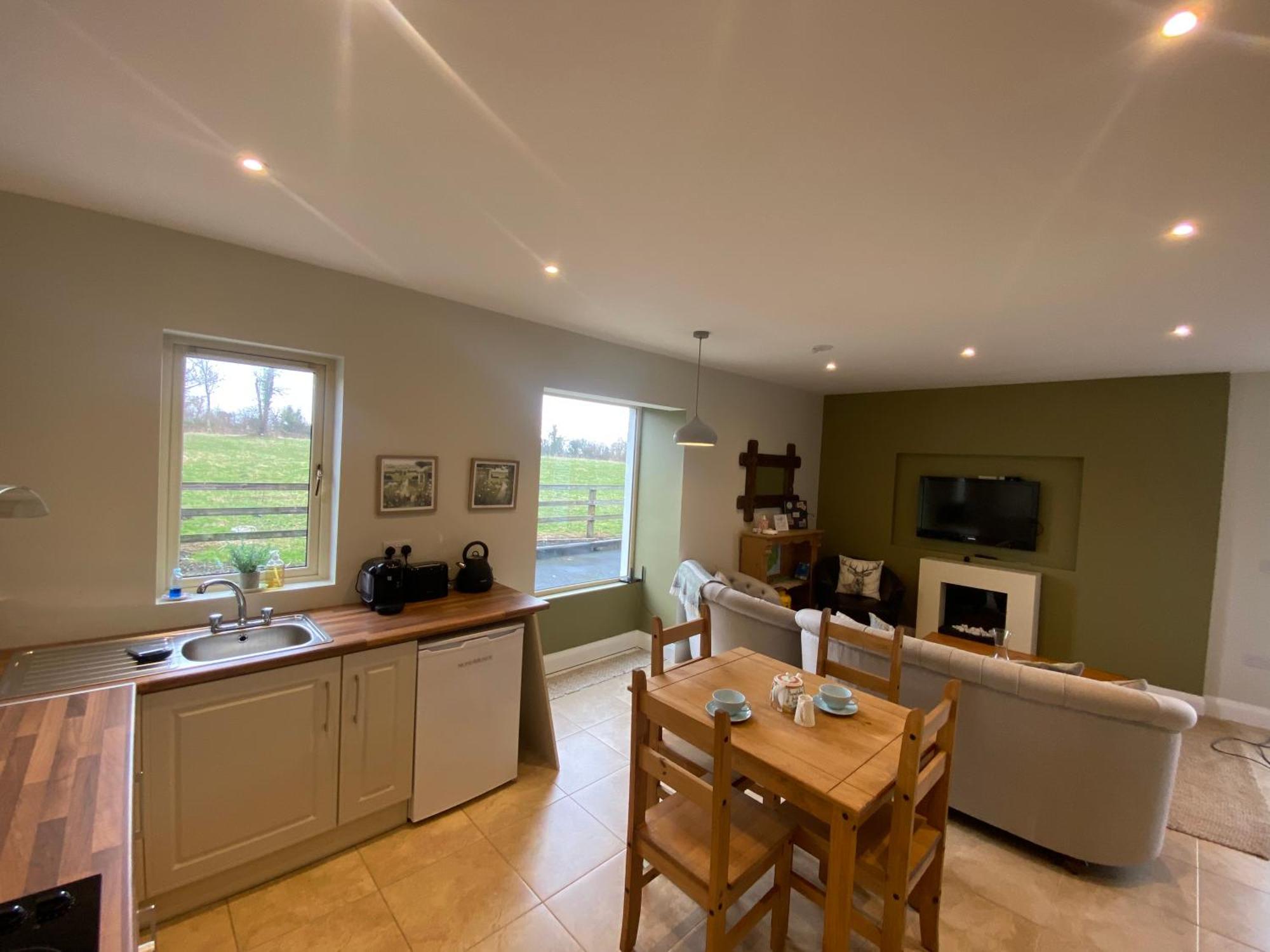 Luxury Country Escape Daire Ennis Dış mekan fotoğraf